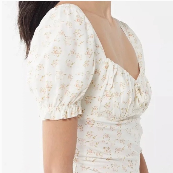 Urban Outfitters Tops - Urban Outfitters | Cassia Puff Sleeve Crop Top